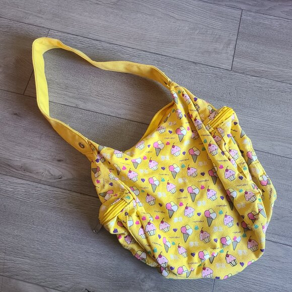 NEW Yellow Ice Cream Cupcakes Print Handbag - Picture 2 of 3